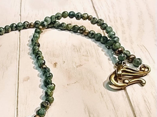 Mushroom Green Sesame Jasper Gemstone Necklace